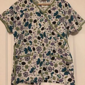 Women’s scrub top